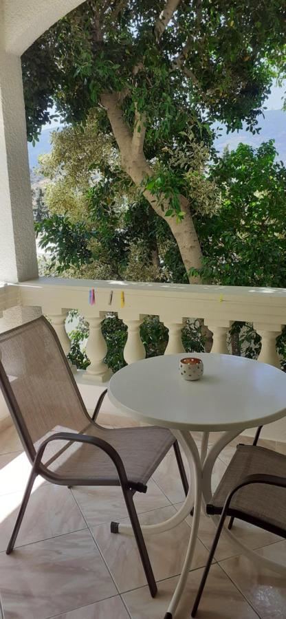 To Spiti Tis Eirinis Apartment Poros Town Bagian luar foto