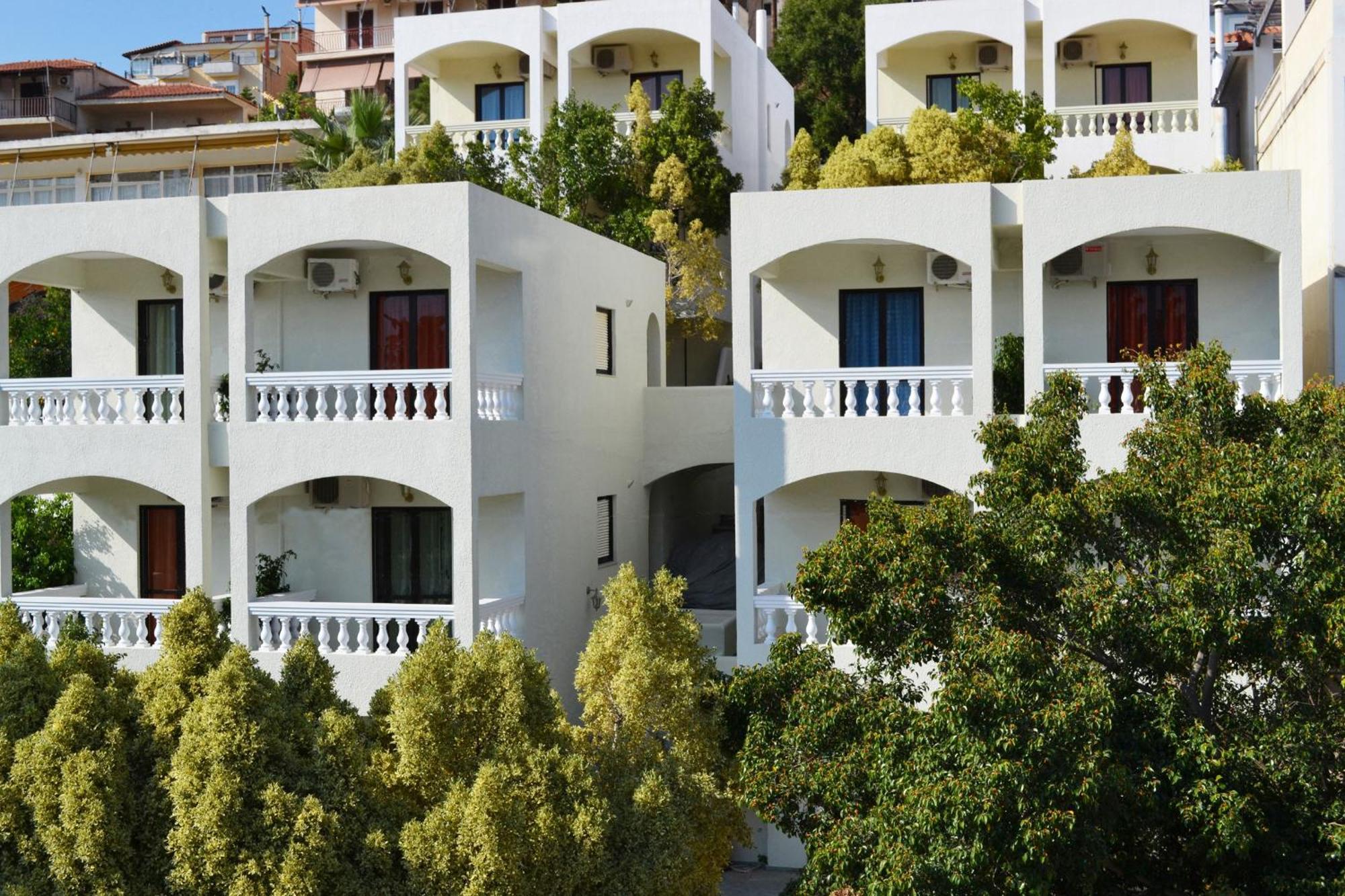 To Spiti Tis Eirinis Apartment Poros Town Bagian luar foto