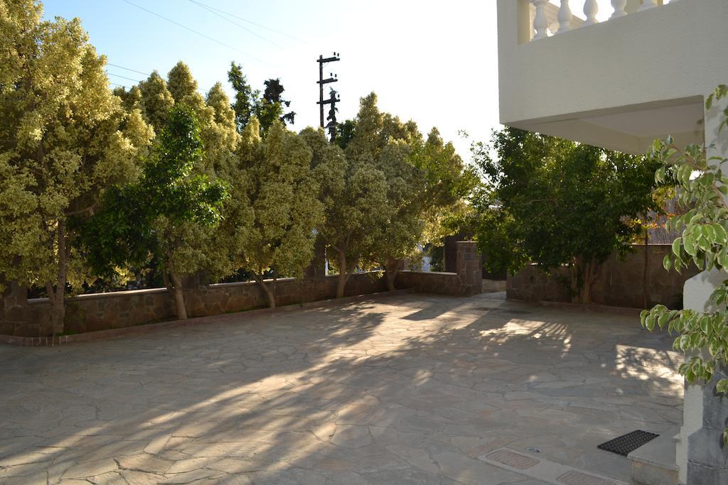 To Spiti Tis Eirinis Apartment Poros Town Bagian luar foto