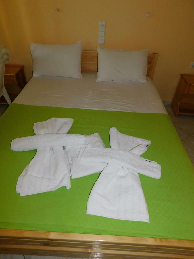 To Spiti Tis Eirinis Apartment Poros Town Bagian luar foto