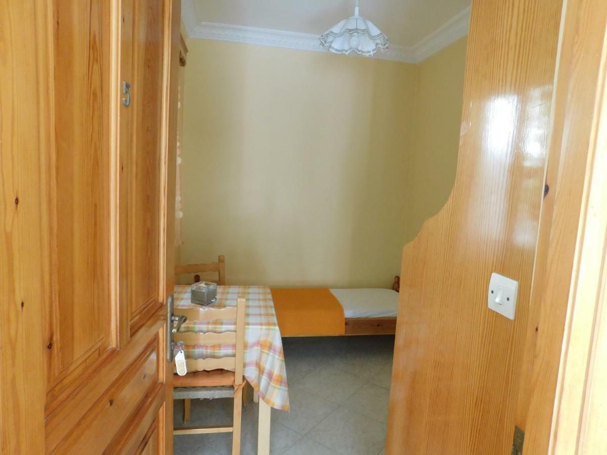 To Spiti Tis Eirinis Apartment Poros Town Bagian luar foto