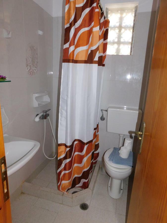 To Spiti Tis Eirinis Apartment Poros Town Bagian luar foto