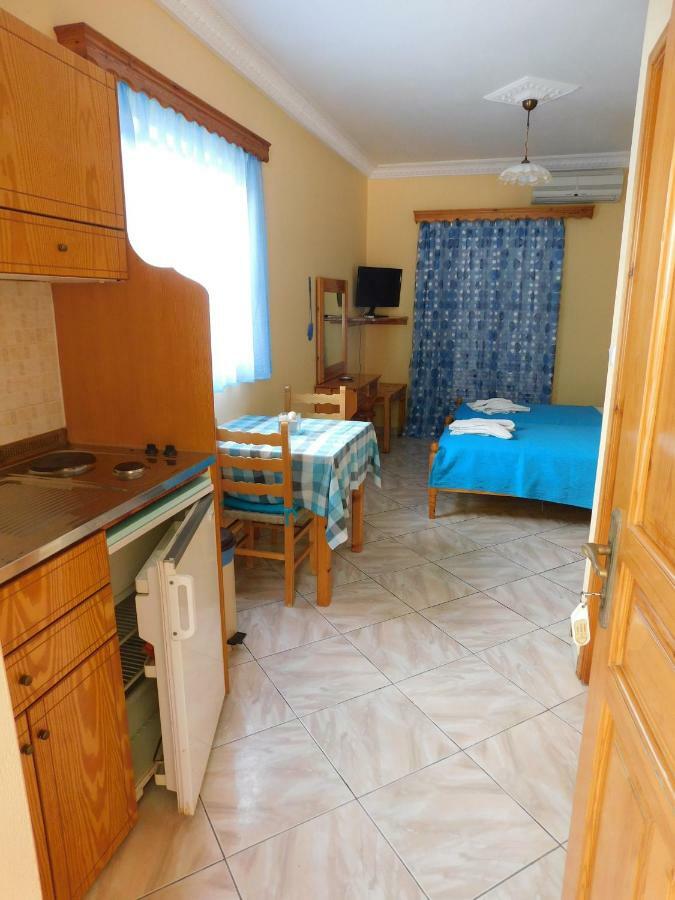 To Spiti Tis Eirinis Apartment Poros Town Bagian luar foto