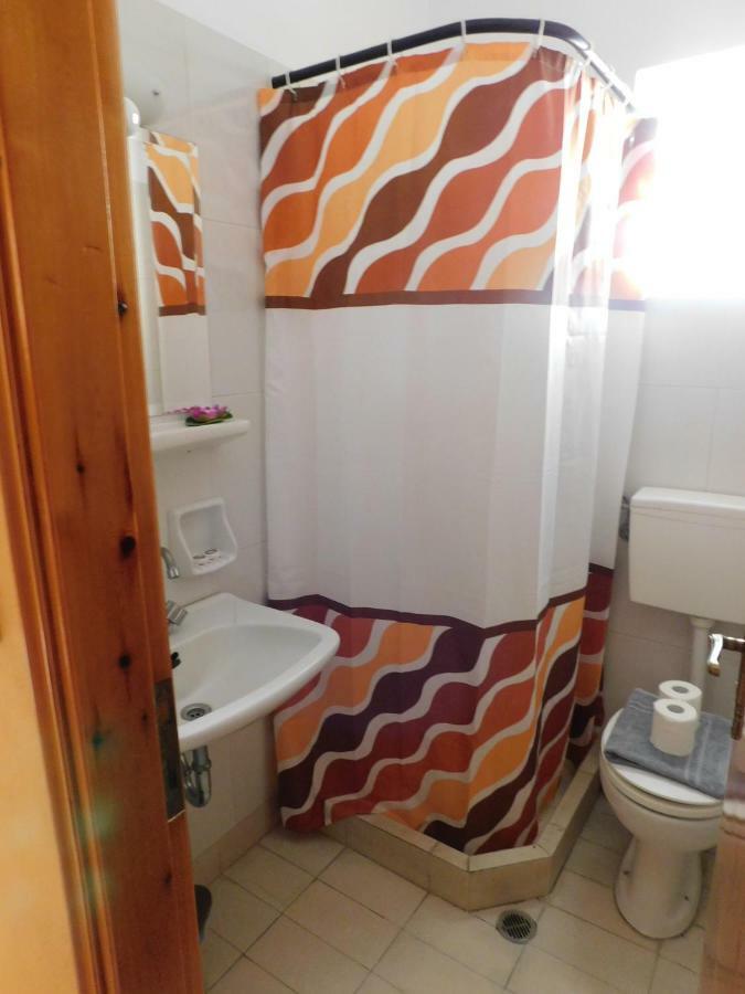 To Spiti Tis Eirinis Apartment Poros Town Bagian luar foto